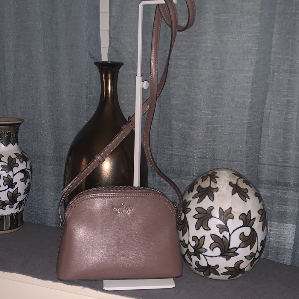 Kate Spade done crossbody purse - Picture 3 of 10